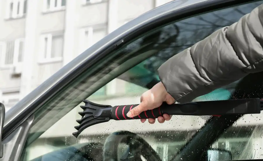 how to get paint off car window